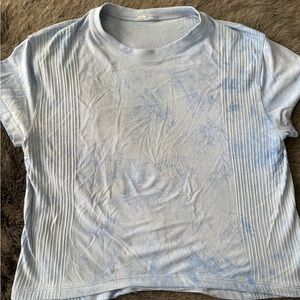 LuluLemon Swifty Tech Light Blue Tie-Dye T-Shirt, size 10